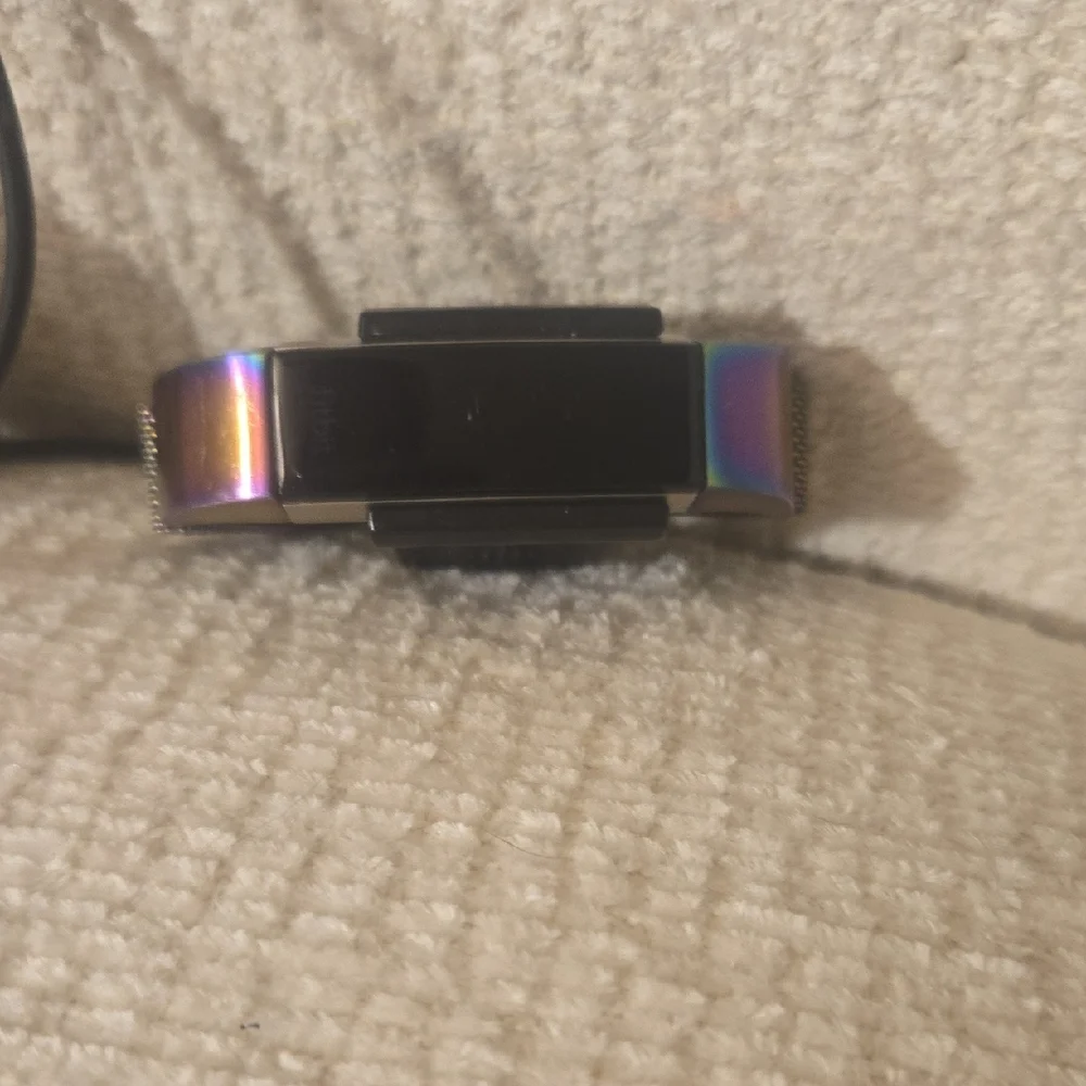 Fitbit Alta HR With Iridescent Smartwatch Bands (Additional Band)